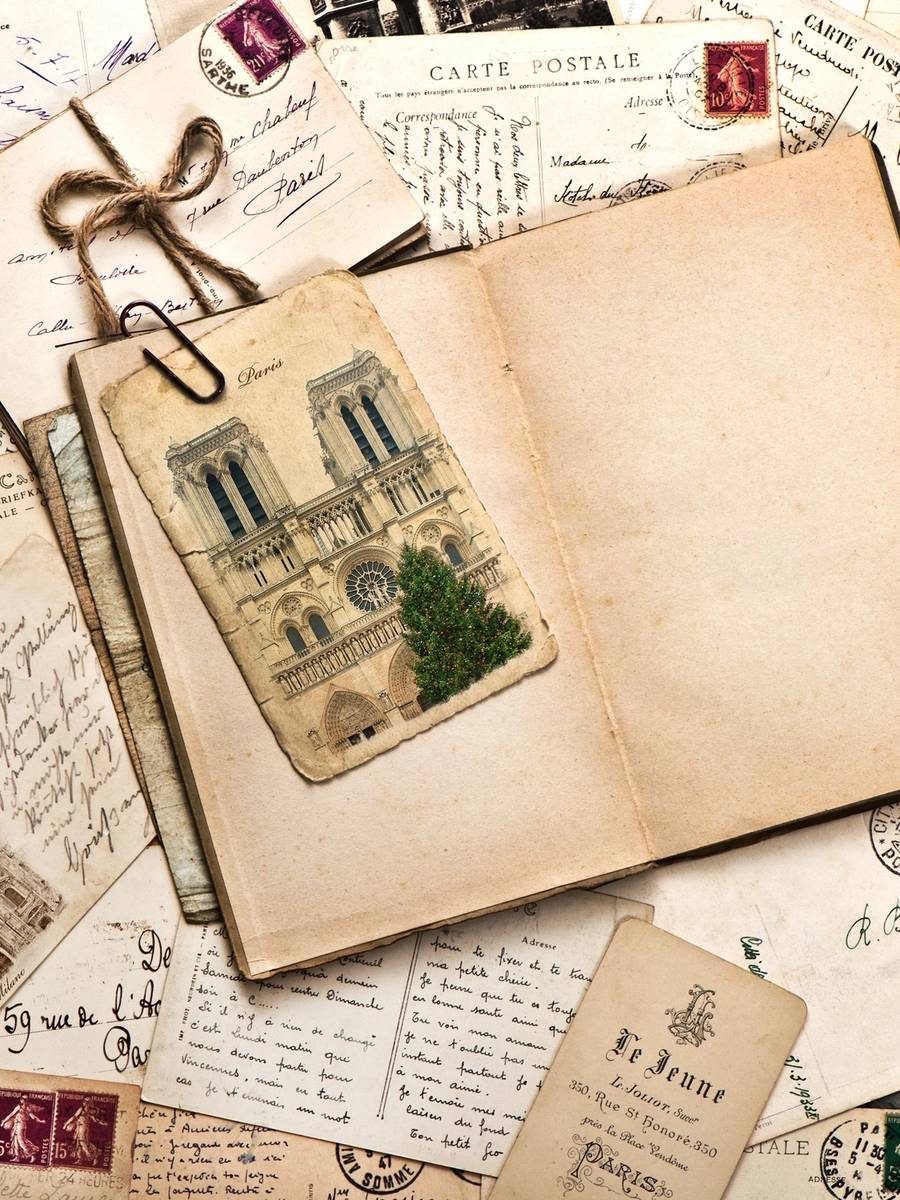 A book with an old picture of the cathedral.